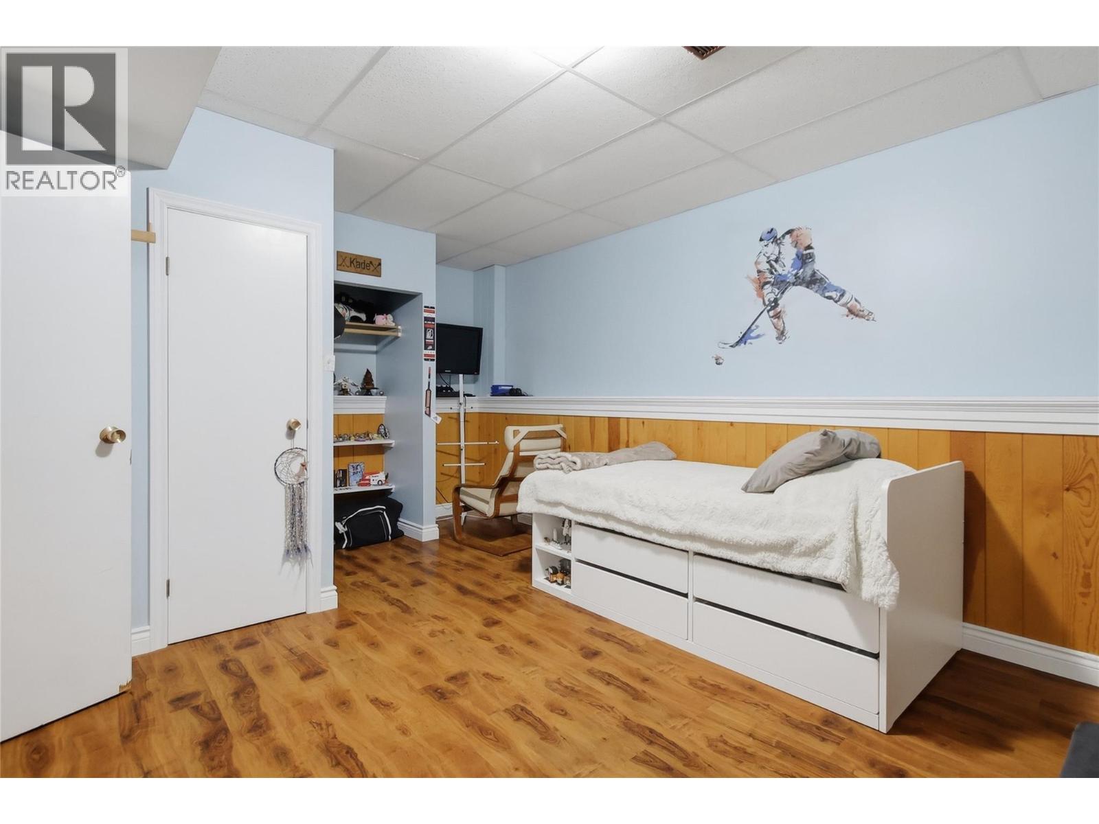 222 GOWAN Drive - 34