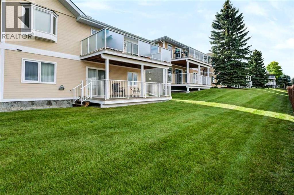 36, 140 Strathaven Circle SW, Strathcona Park, Calgary photo 5