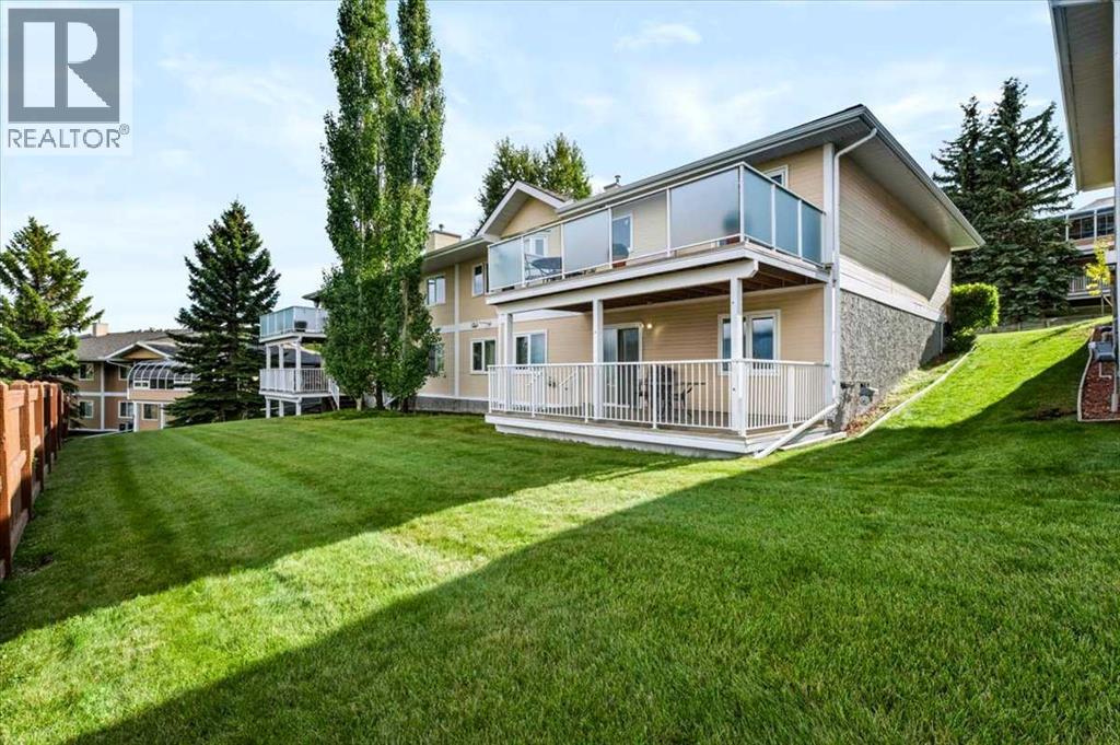 36, 140 Strathaven Circle SW, Strathcona Park, Calgary photo 3
