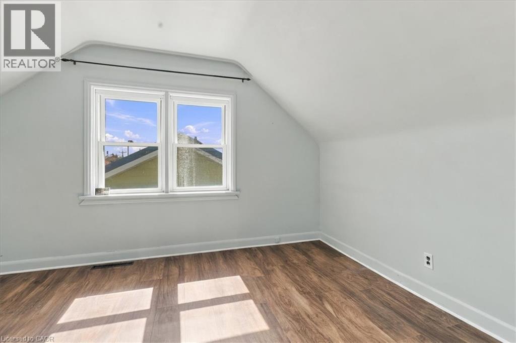 327 HIGHLAND Road E - 23