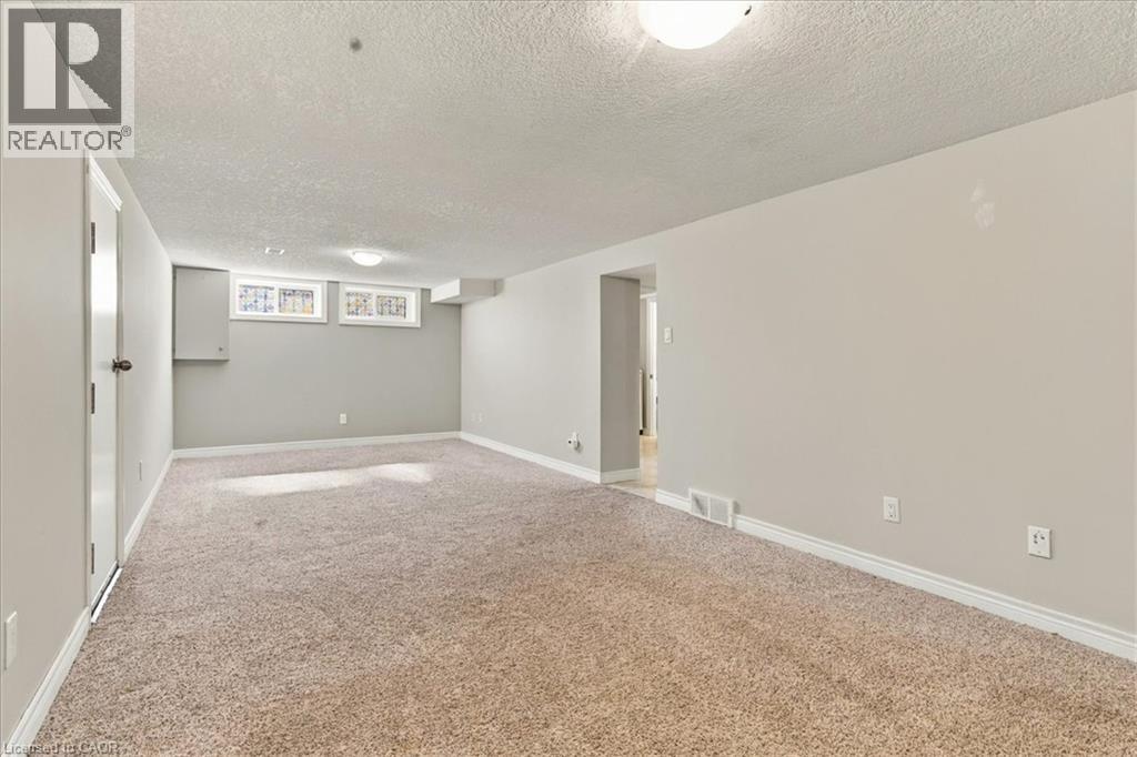 327 HIGHLAND Road E - 28