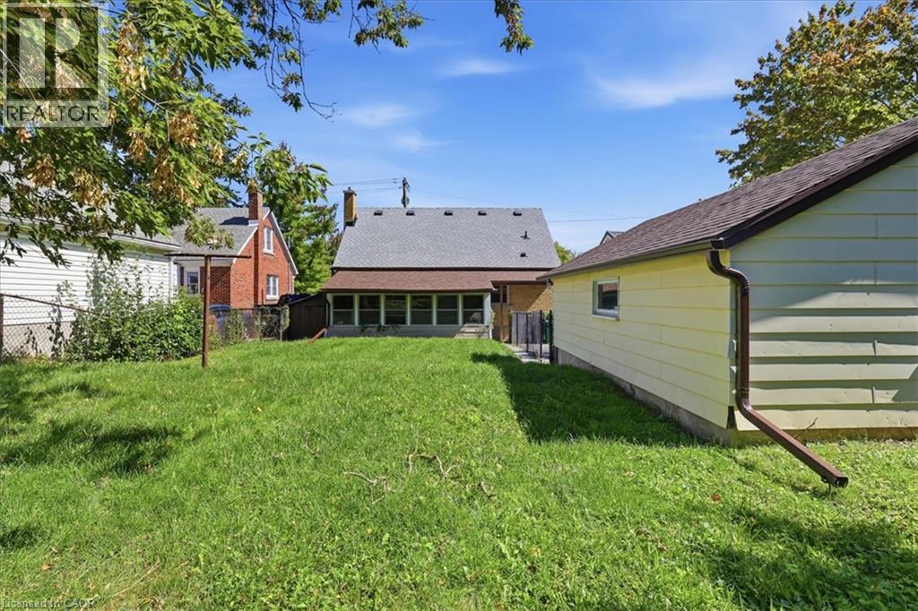 327 HIGHLAND Road E - Image 37