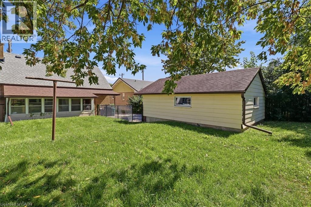 327 HIGHLAND Road E - Image 38