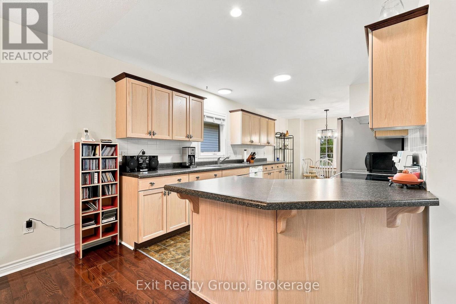 26 Aletha Drive, Prince Edward County, ON photo 16