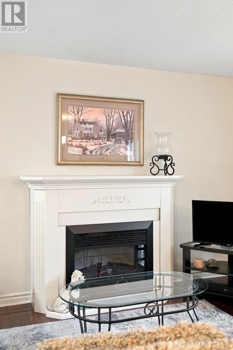26 ALETHA DRIVE - 21