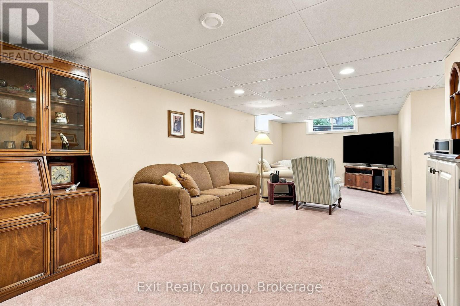 26 ALETHA DRIVE - 31