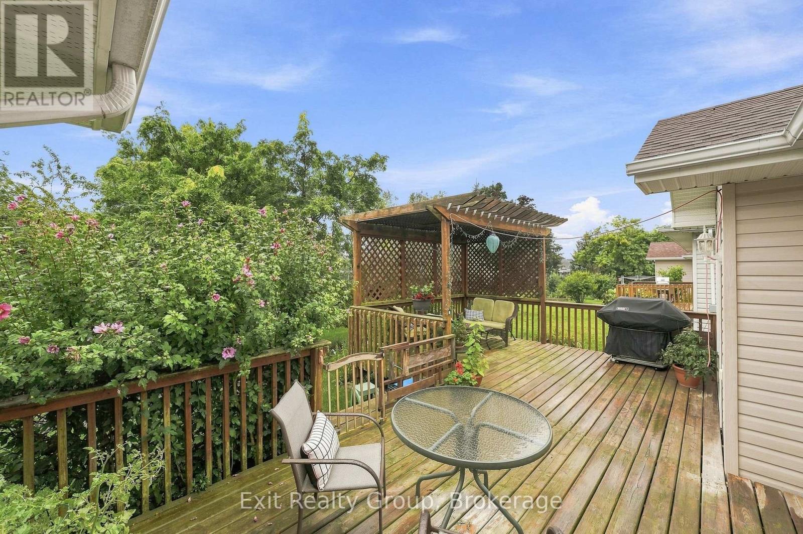 26 ALETHA DRIVE - 40