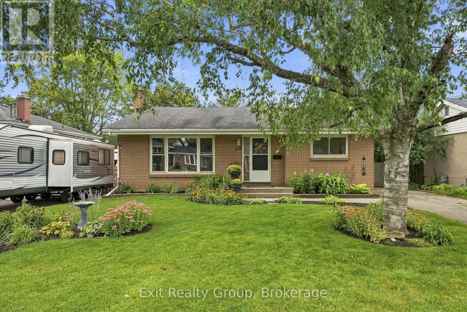 50 LAMBERT DRIVE, Belleville (Belleville Ward) — photo 2
