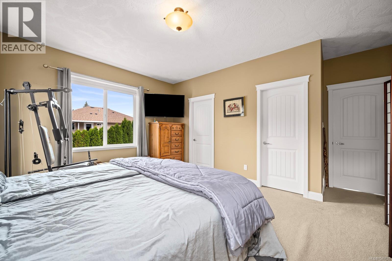 2462 Canuck Pl - Image 21