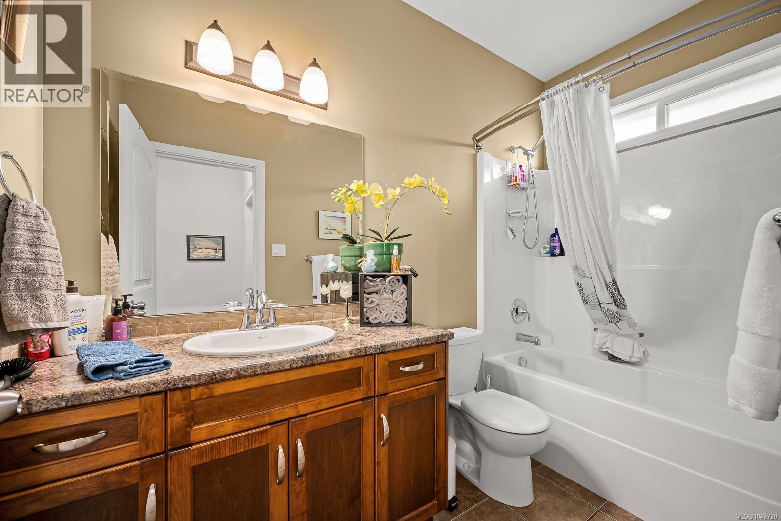 2462 Canuck Pl - Image 29