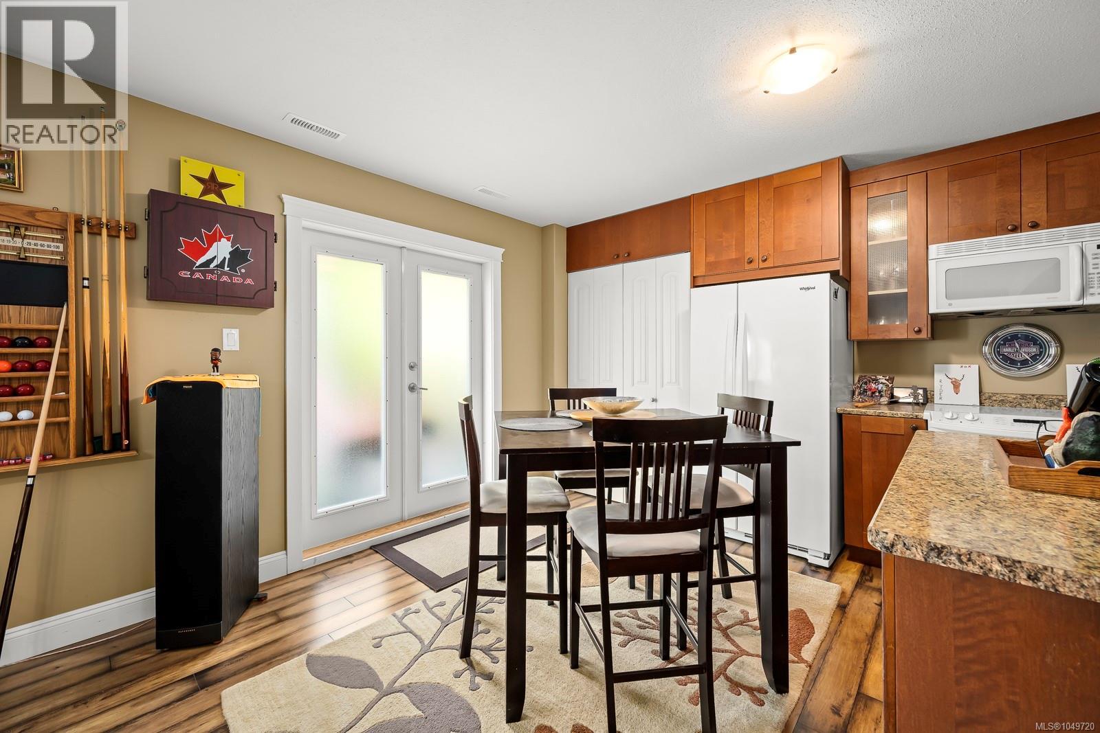 2462 Canuck Pl - Image 46