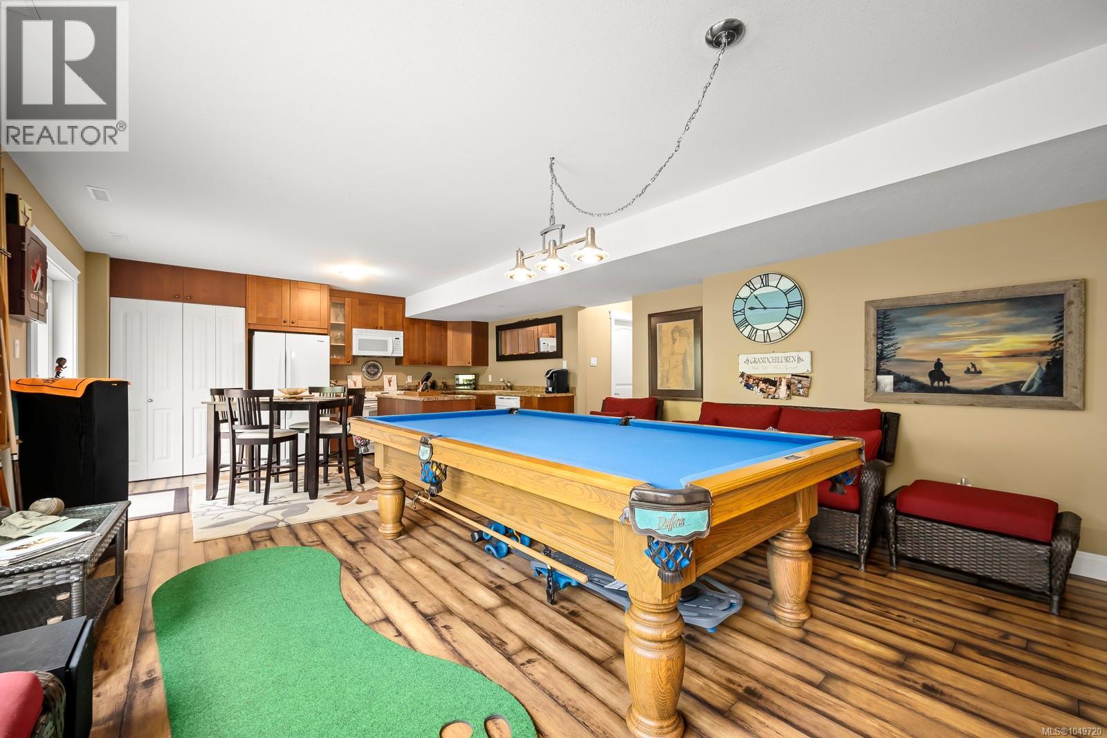 2462 Canuck Pl - Image 43