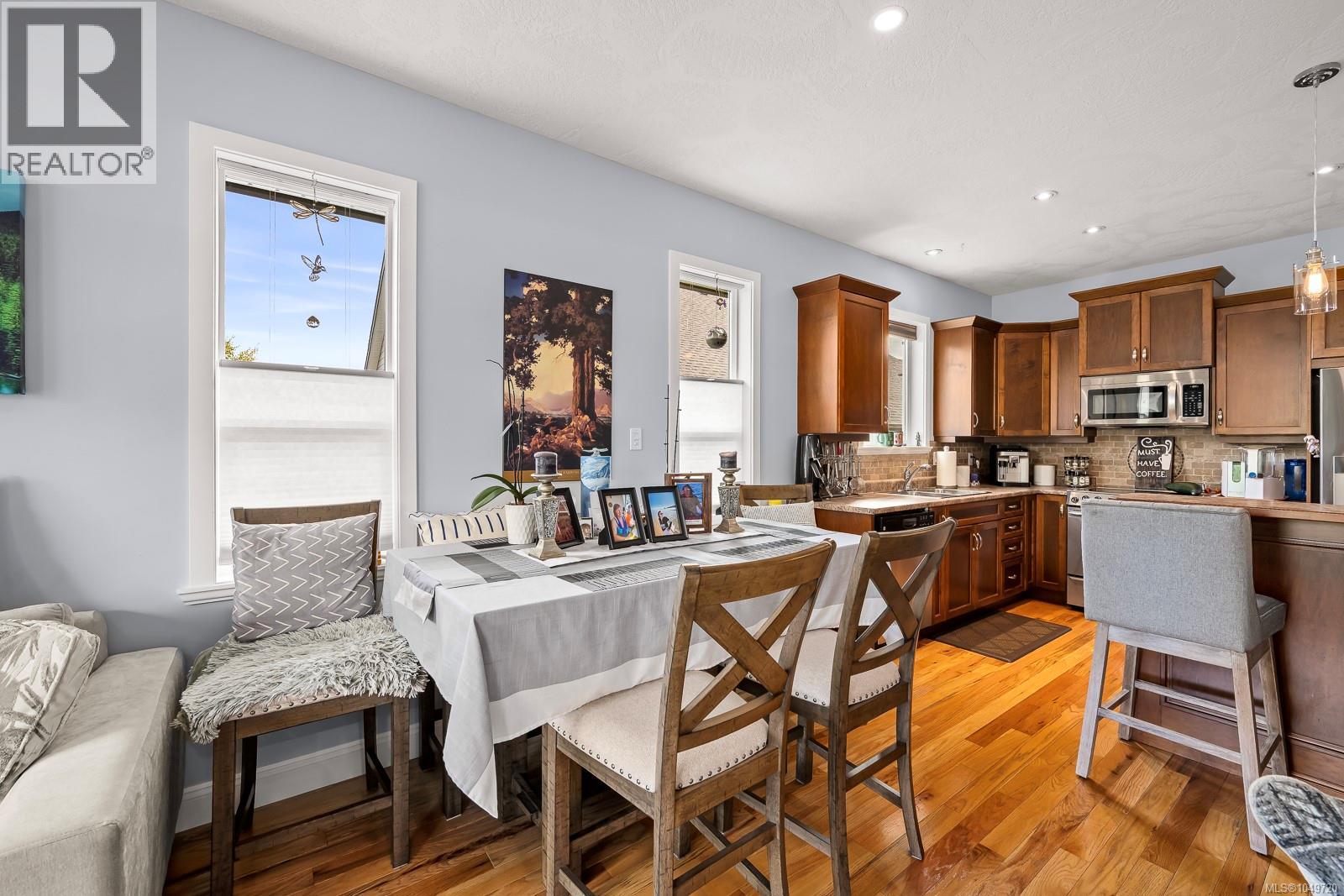 2462 Canuck Pl - Image 9