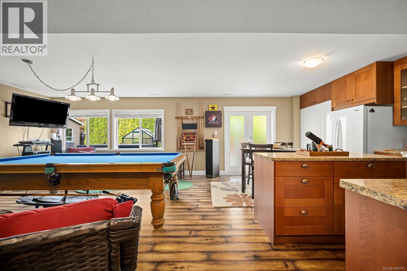 2462 Canuck Pl - Image 48
