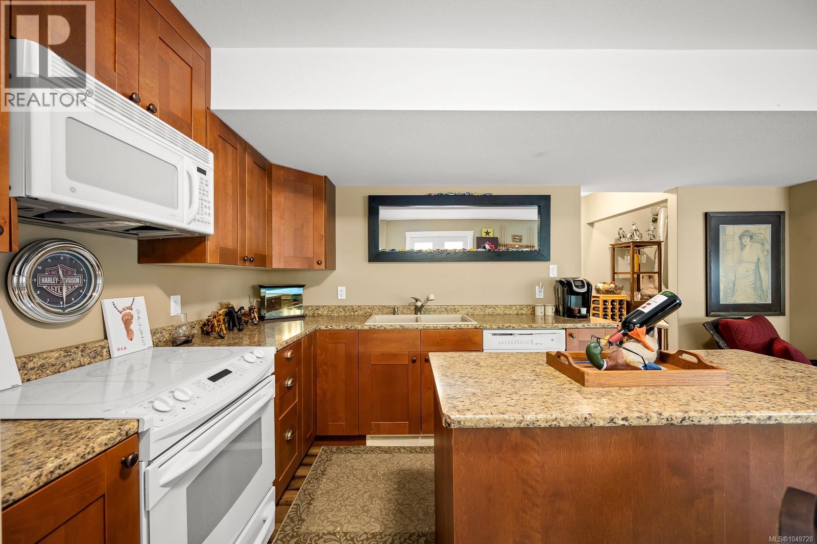 2462 Canuck Pl - Image 52