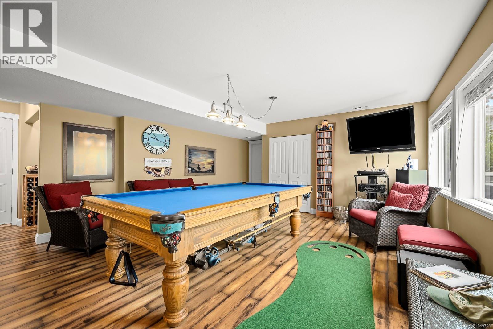 2462 Canuck Pl - Image 47