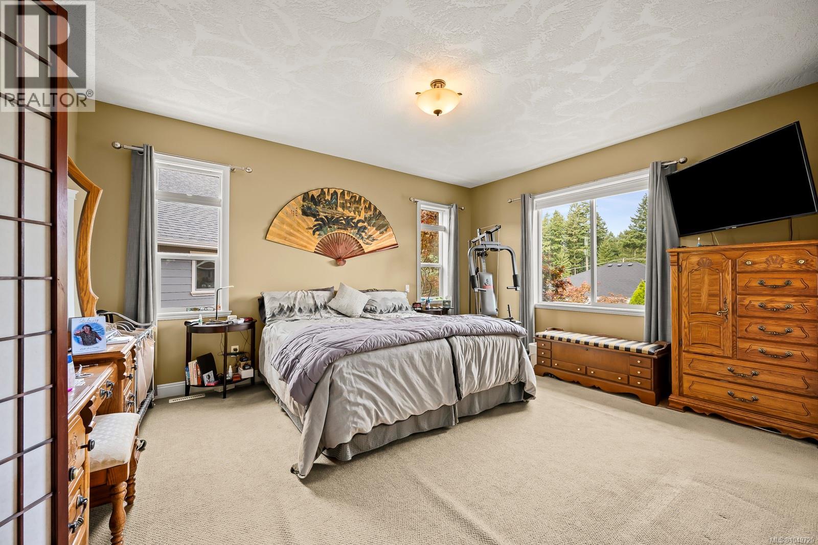 2462 Canuck Pl - Image 16