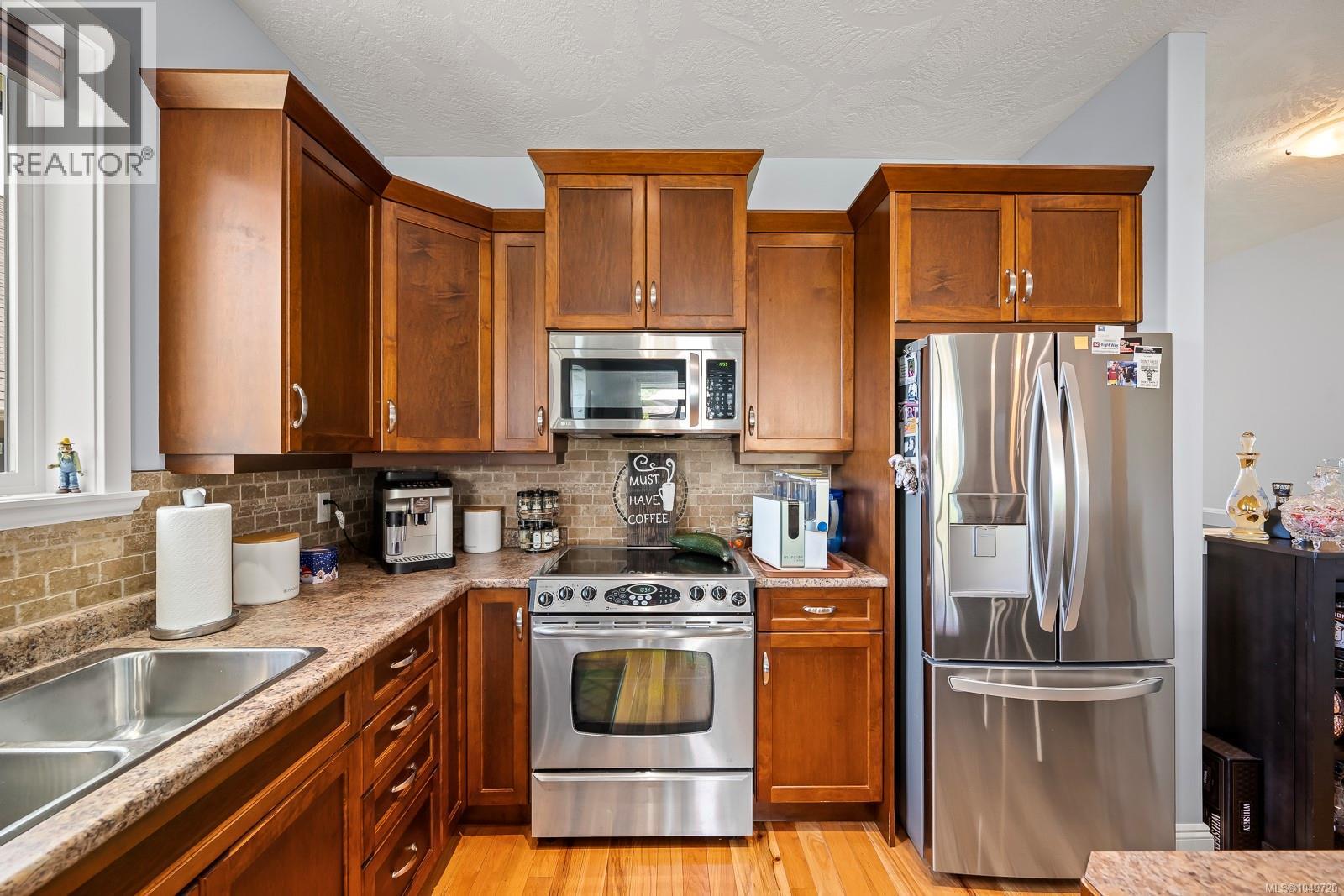 2462 Canuck Pl - Image 6
