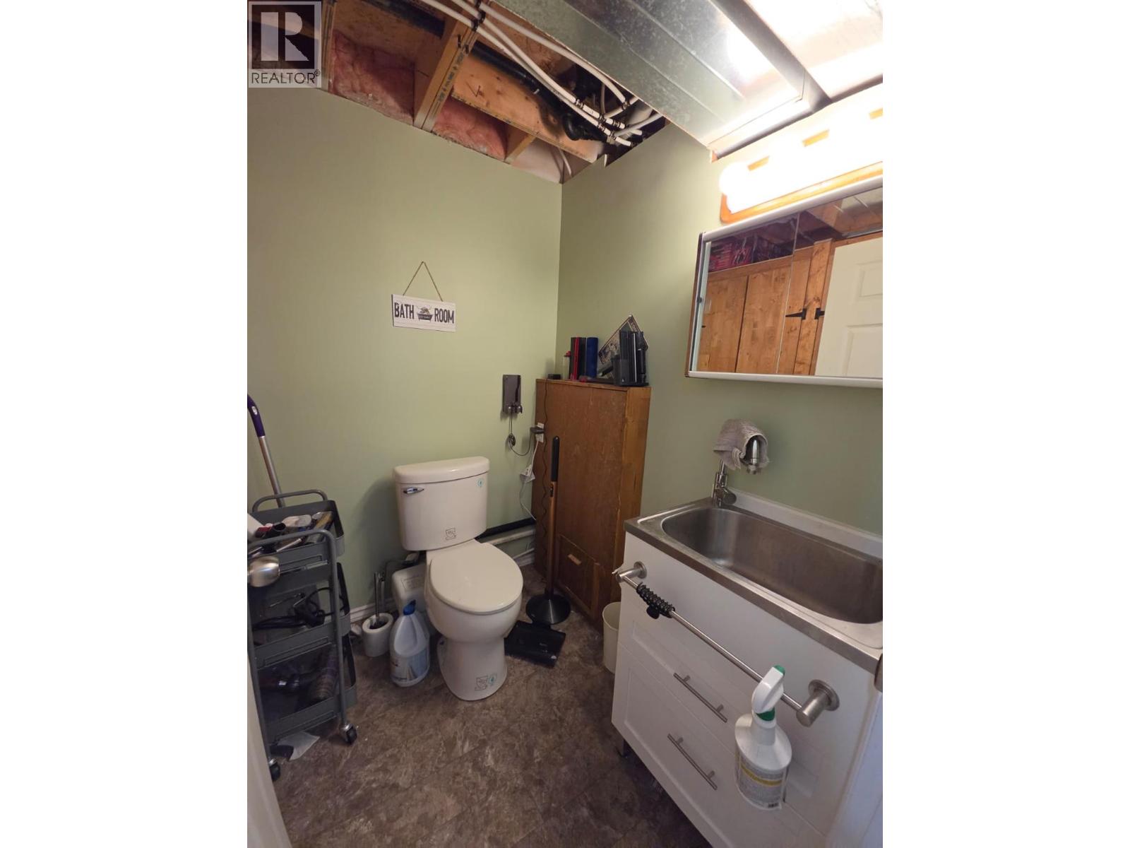 4911/4913 56 Avenue - 25