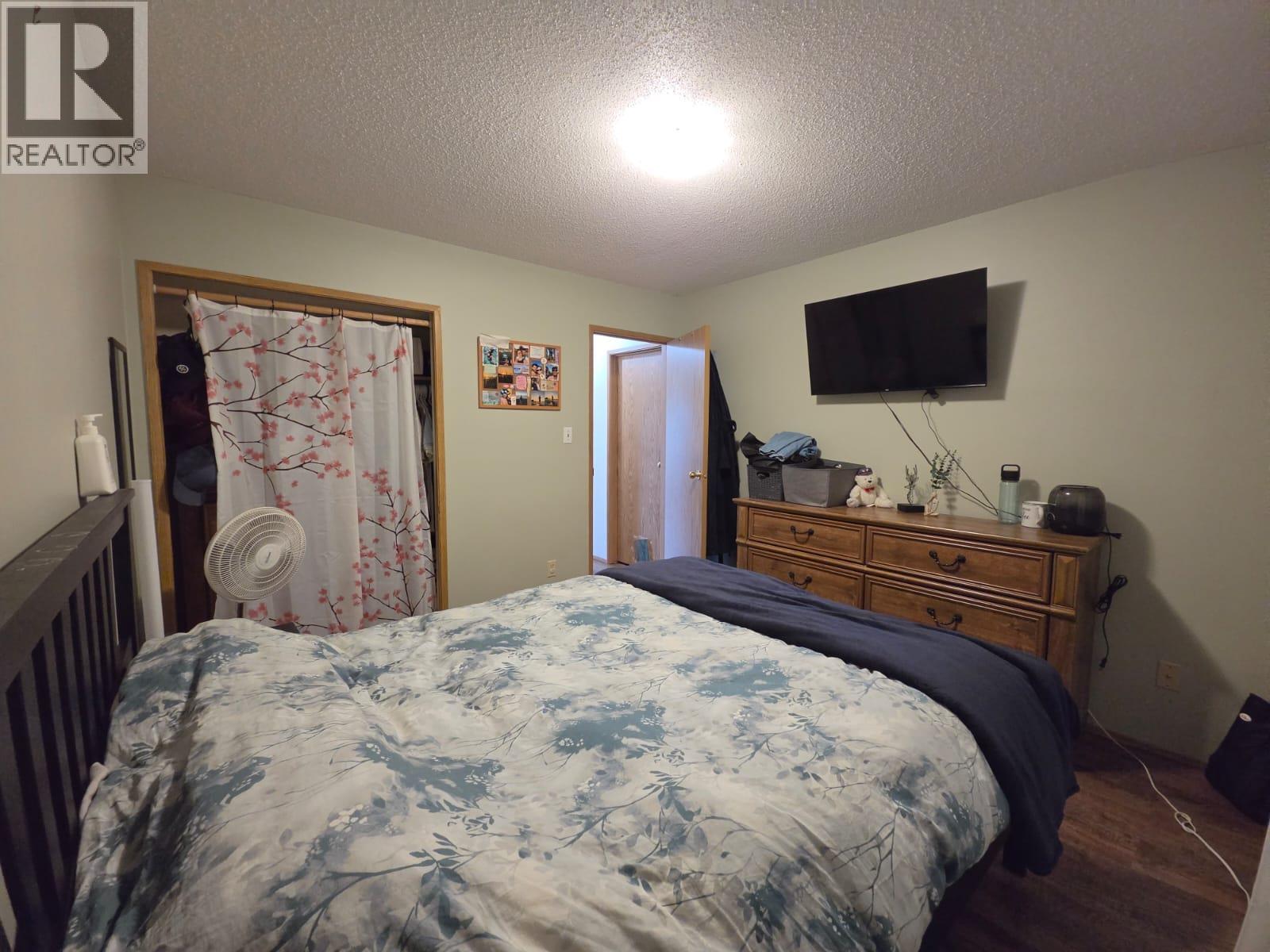 4911/4913 56 Avenue - 12