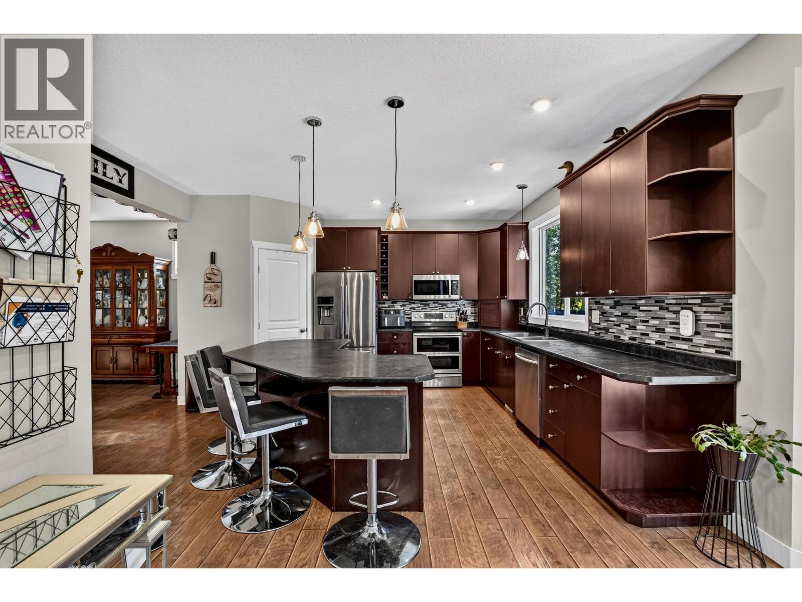 7653 LOEDEL CRESCENT - 11