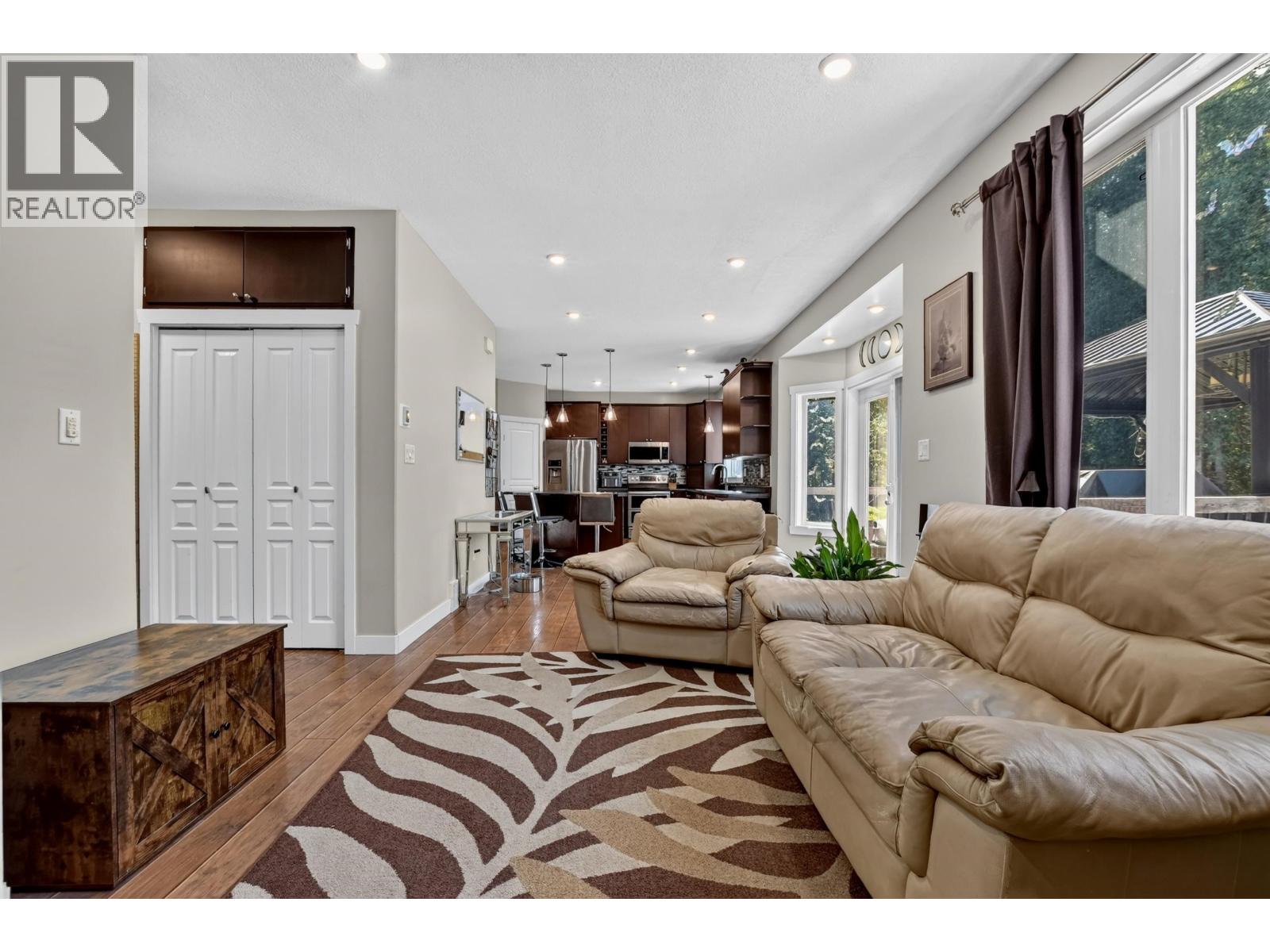 7653 LOEDEL CRESCENT - 17