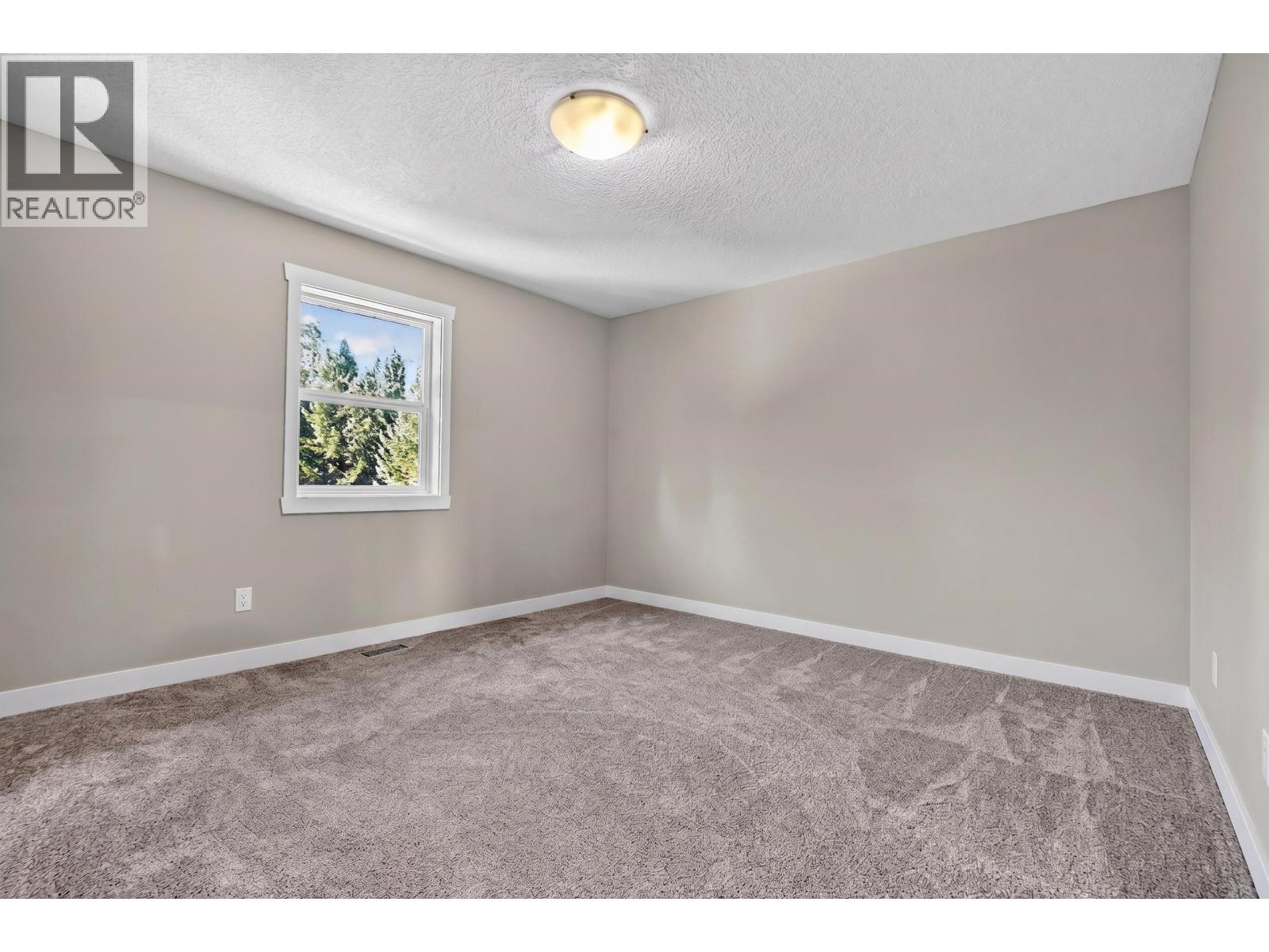 7653 LOEDEL CRESCENT - 27