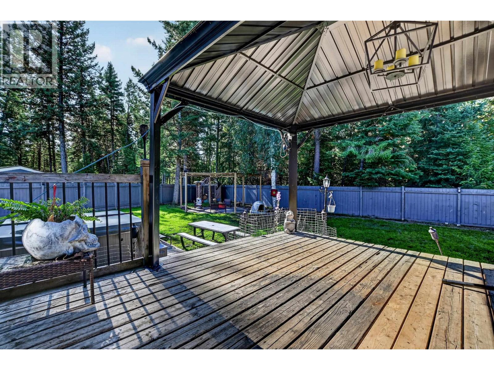 7653 LOEDEL CRESCENT - 34