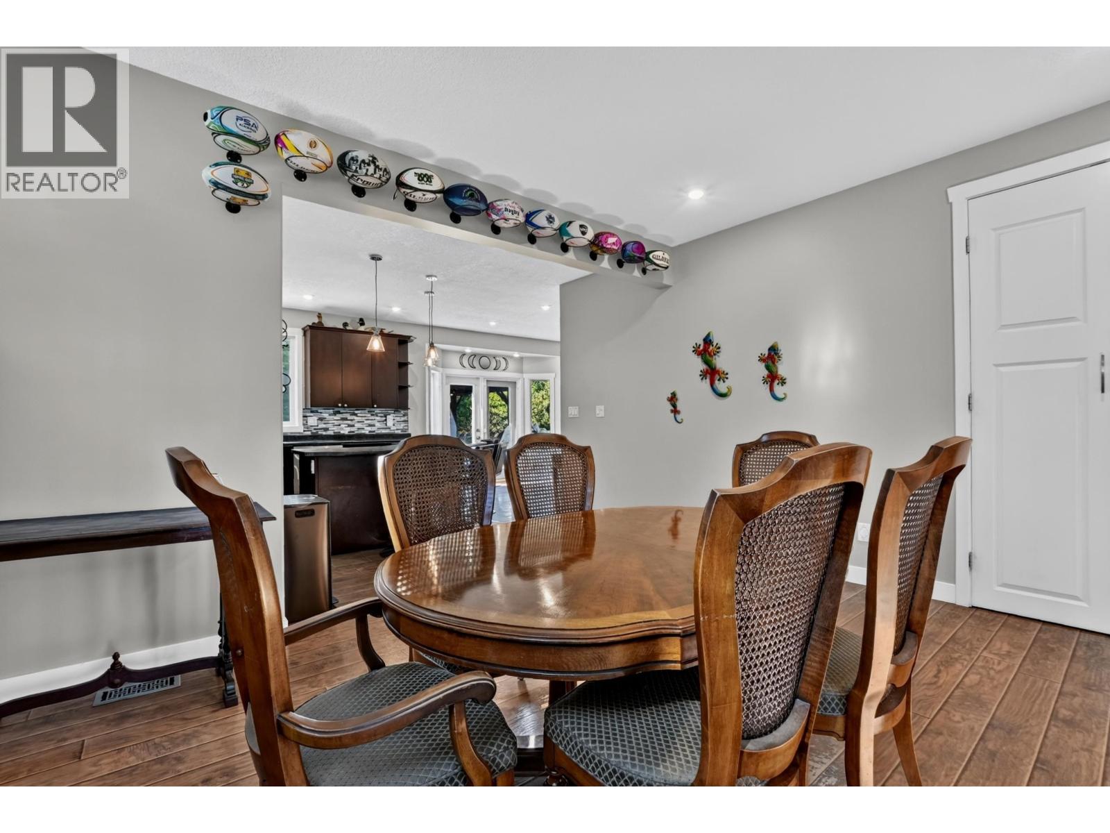 7653 LOEDEL CRESCENT - 8