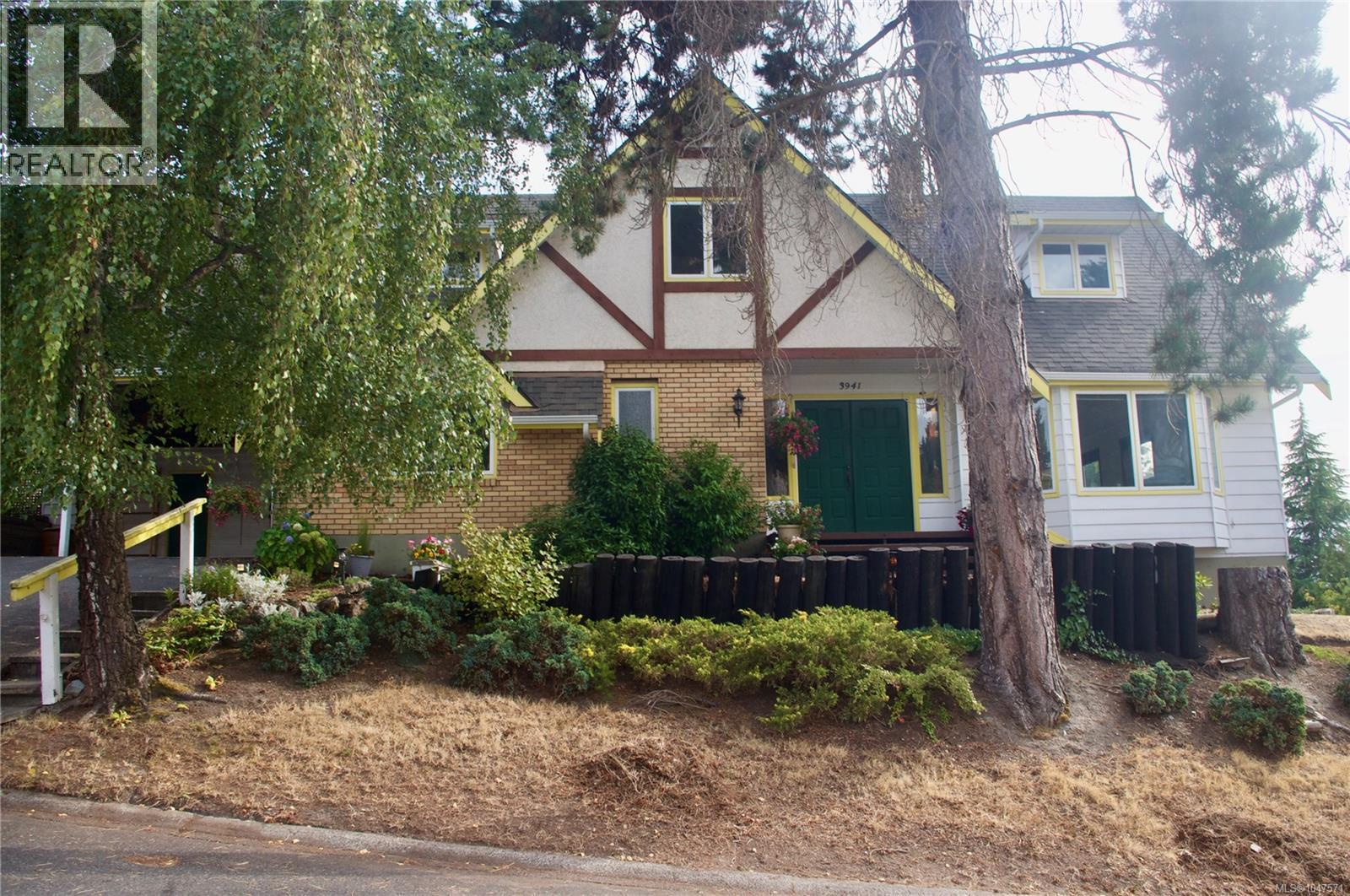  3941 Raymond Street South, Saanich