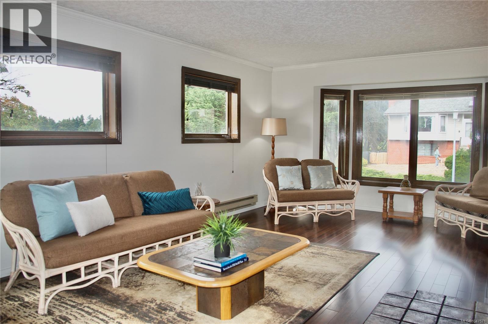  3941 Raymond Street South, Saanich