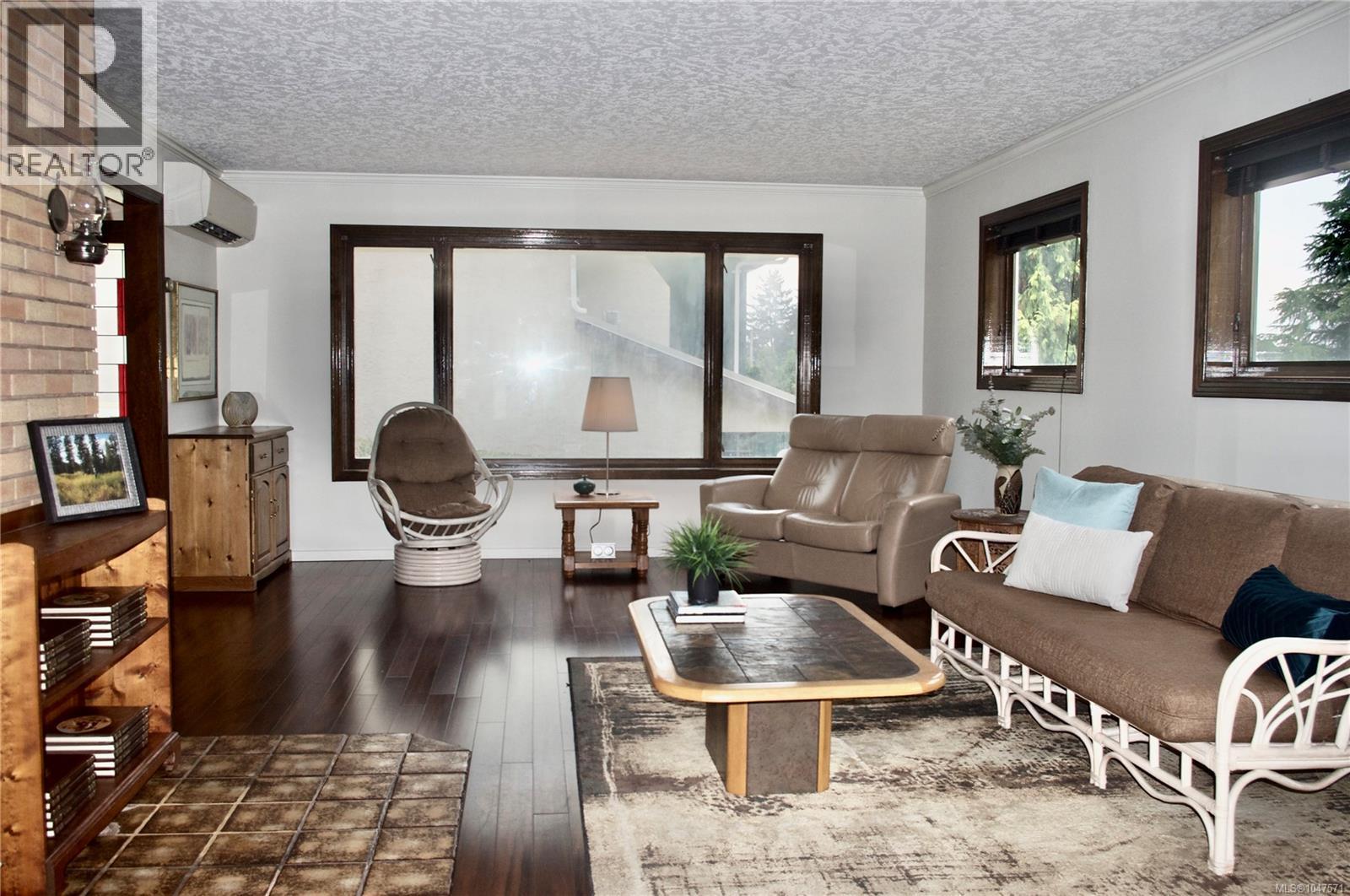  3941 Raymond Street South, Saanich