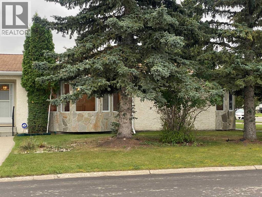 415 1 Avenue NW, Sundre — photo 2