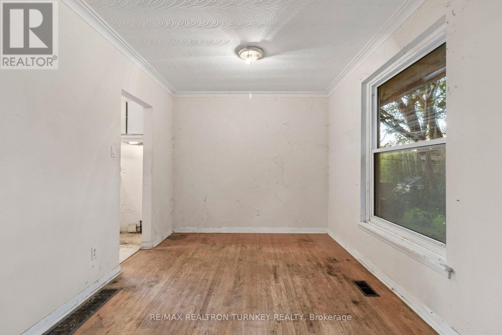 105 BOLTON AVENUE, Newmarket (Huron Heights-Leslie Valley) — photo 12