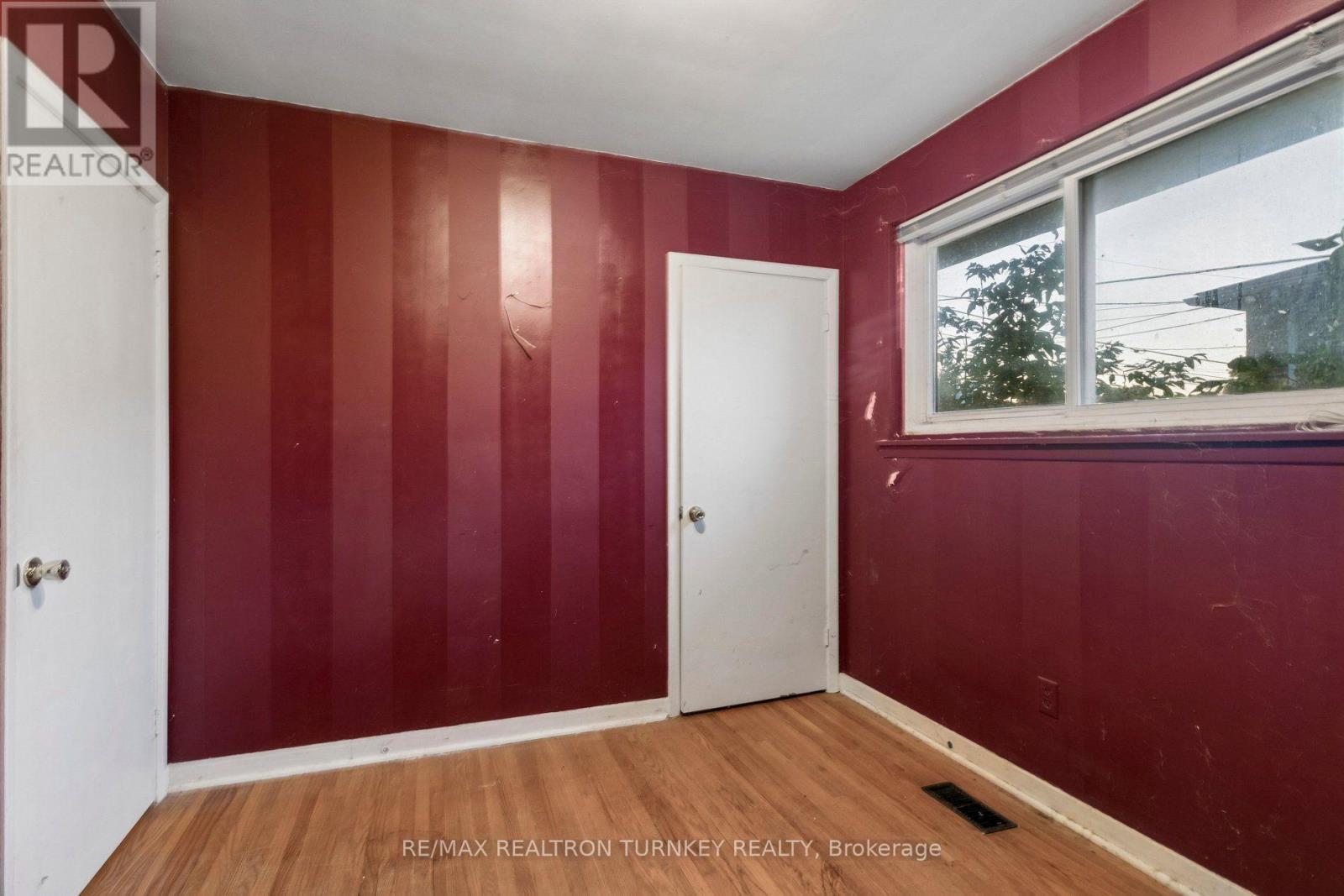 105 BOLTON AVENUE - Image 17