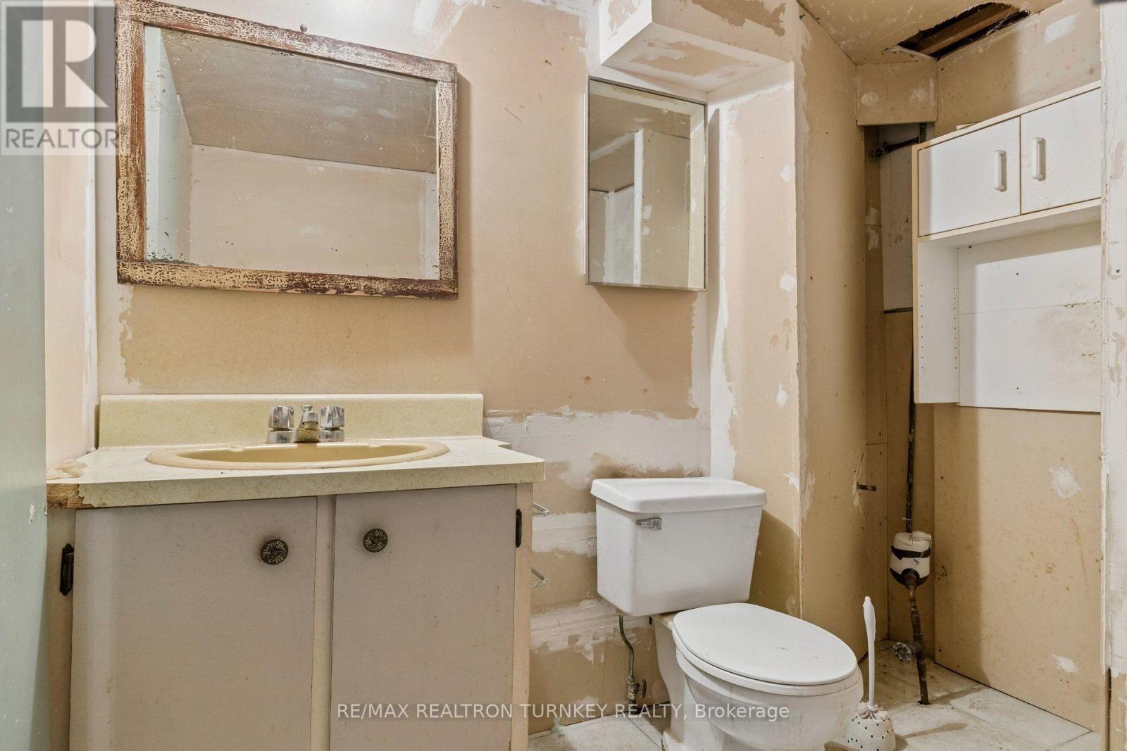 105 BOLTON AVENUE - Image 30