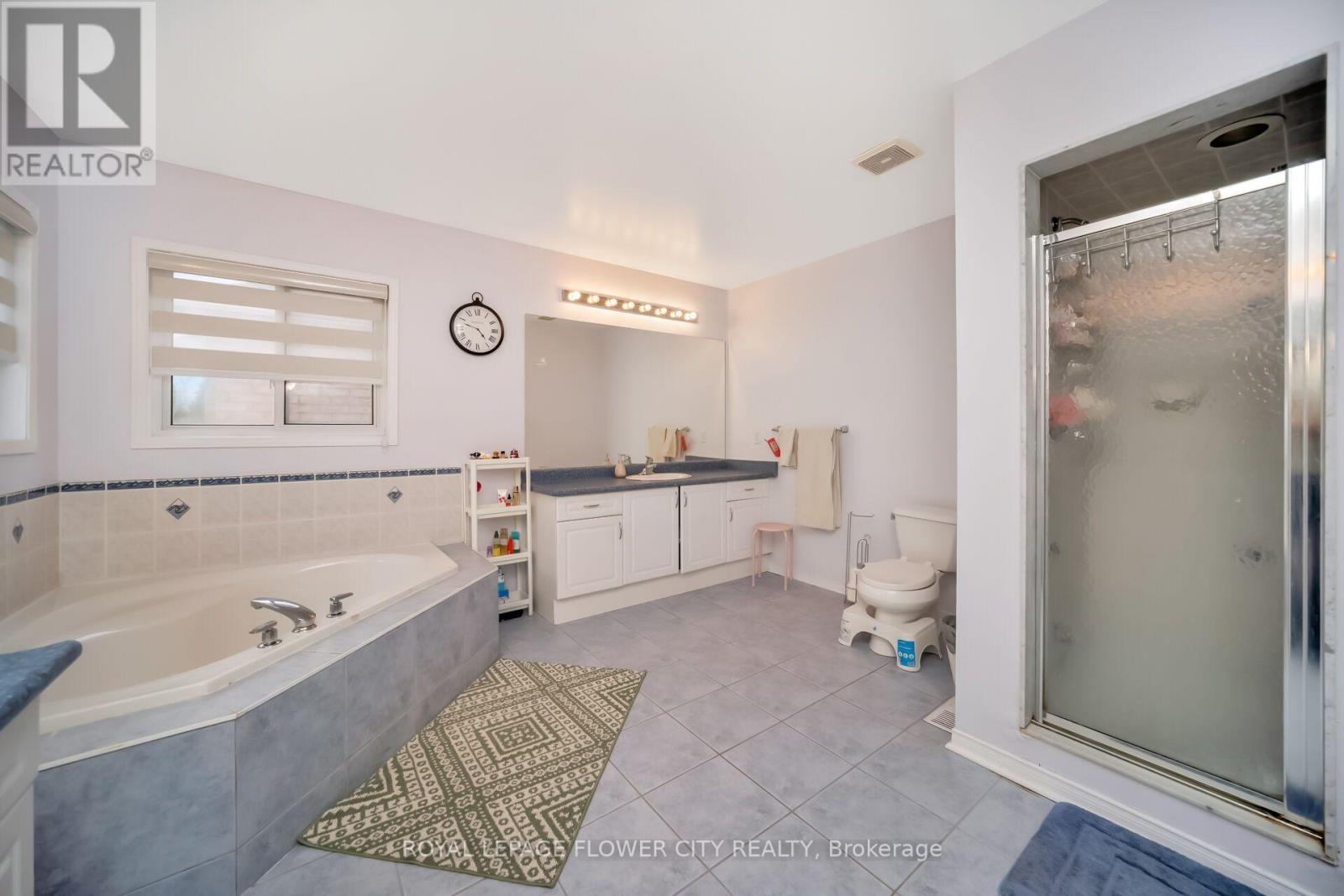36 BORNEO CRESCENT - Image 39