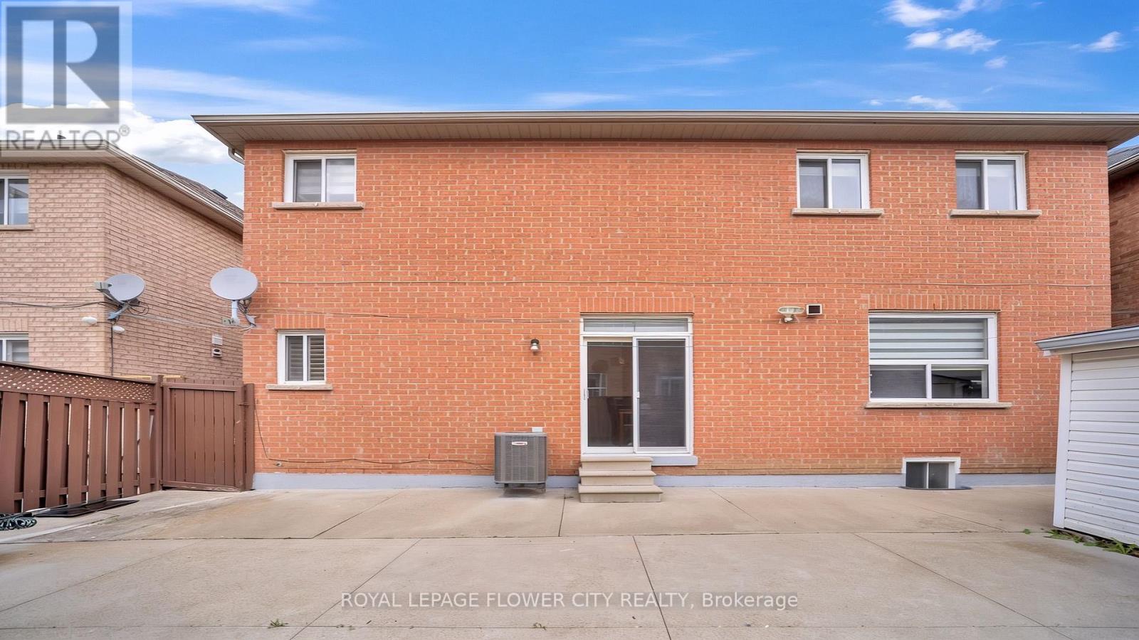 36 BORNEO CRESCENT - 50