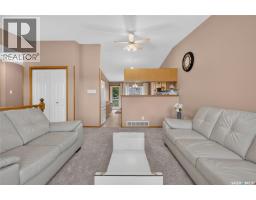 Foyer - 3547 Hazel Grove, Regina, SK S4V2S7 Photo 8