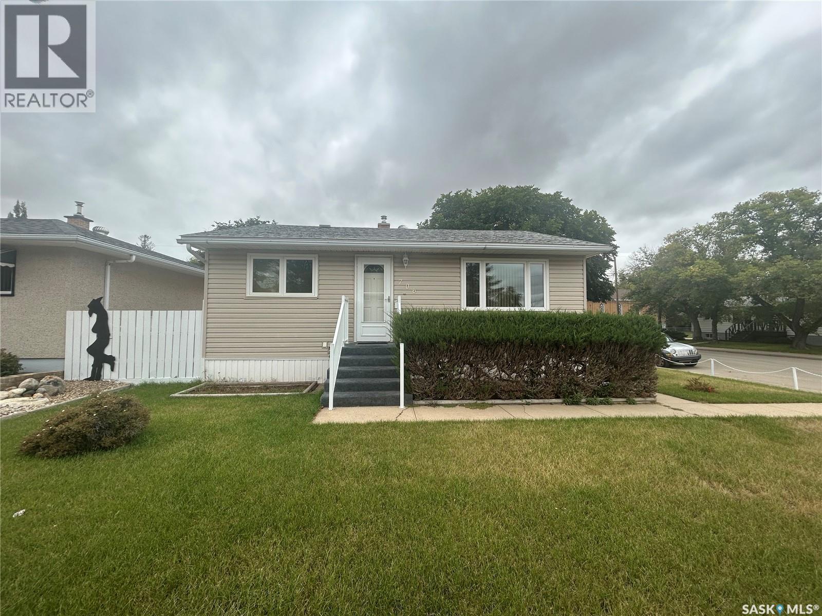 706 Vaughan STREET W - 1