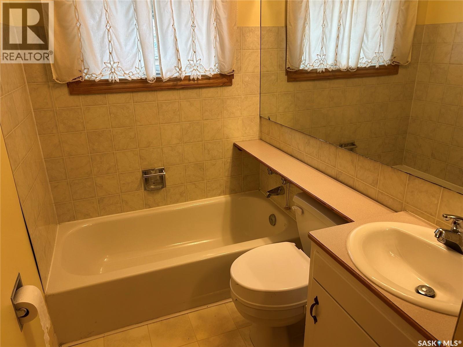 706 Vaughan STREET W - 11