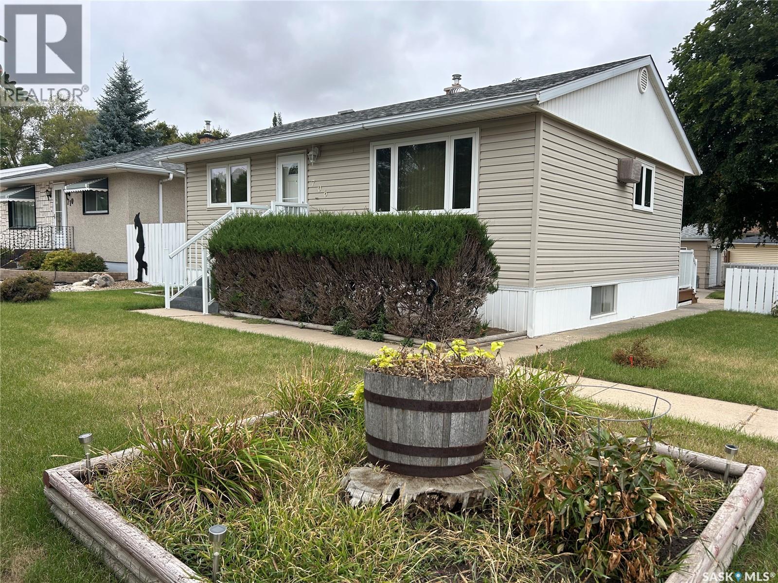 706 Vaughan STREET W - 22