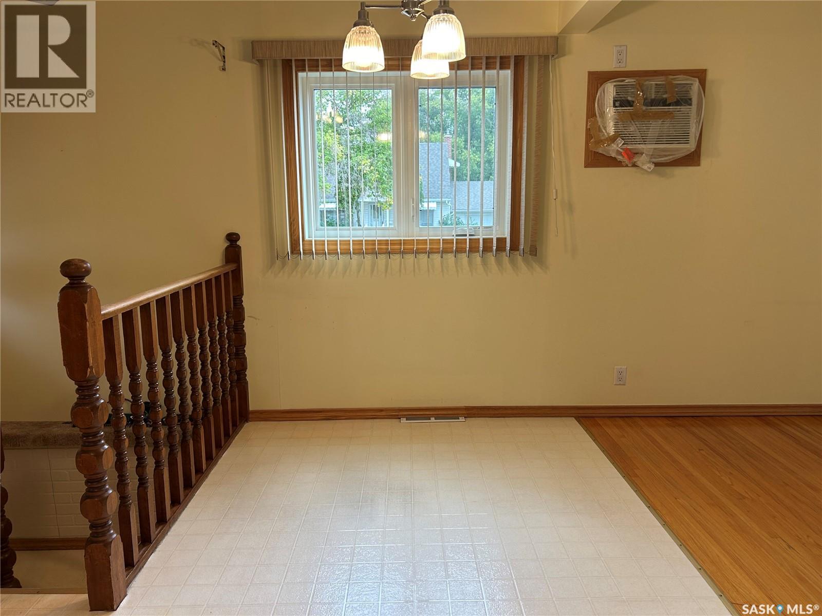 706 Vaughan STREET W, Moose Jaw — photo 5
