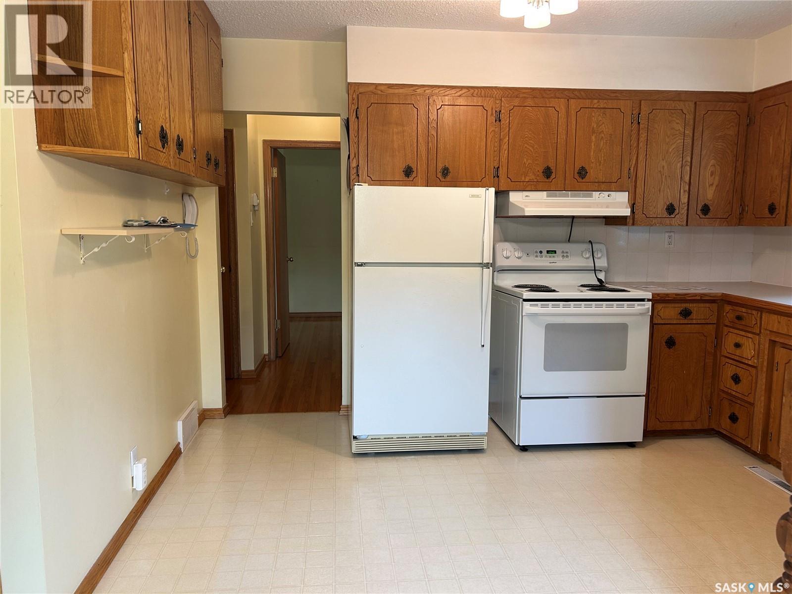 706 Vaughan STREET W, Moose Jaw — photo 8