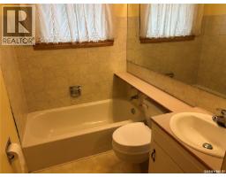 706 Vaughan Street W, Moose Jaw, SK S6H5N5 Photo 11