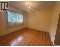 706 Vaughan Street W, Moose Jaw, SK S6H5N5 Photo 12
