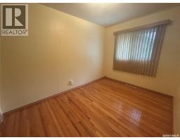 706 Vaughan Street W, Moose Jaw, SK S6H5N5 Photo 9