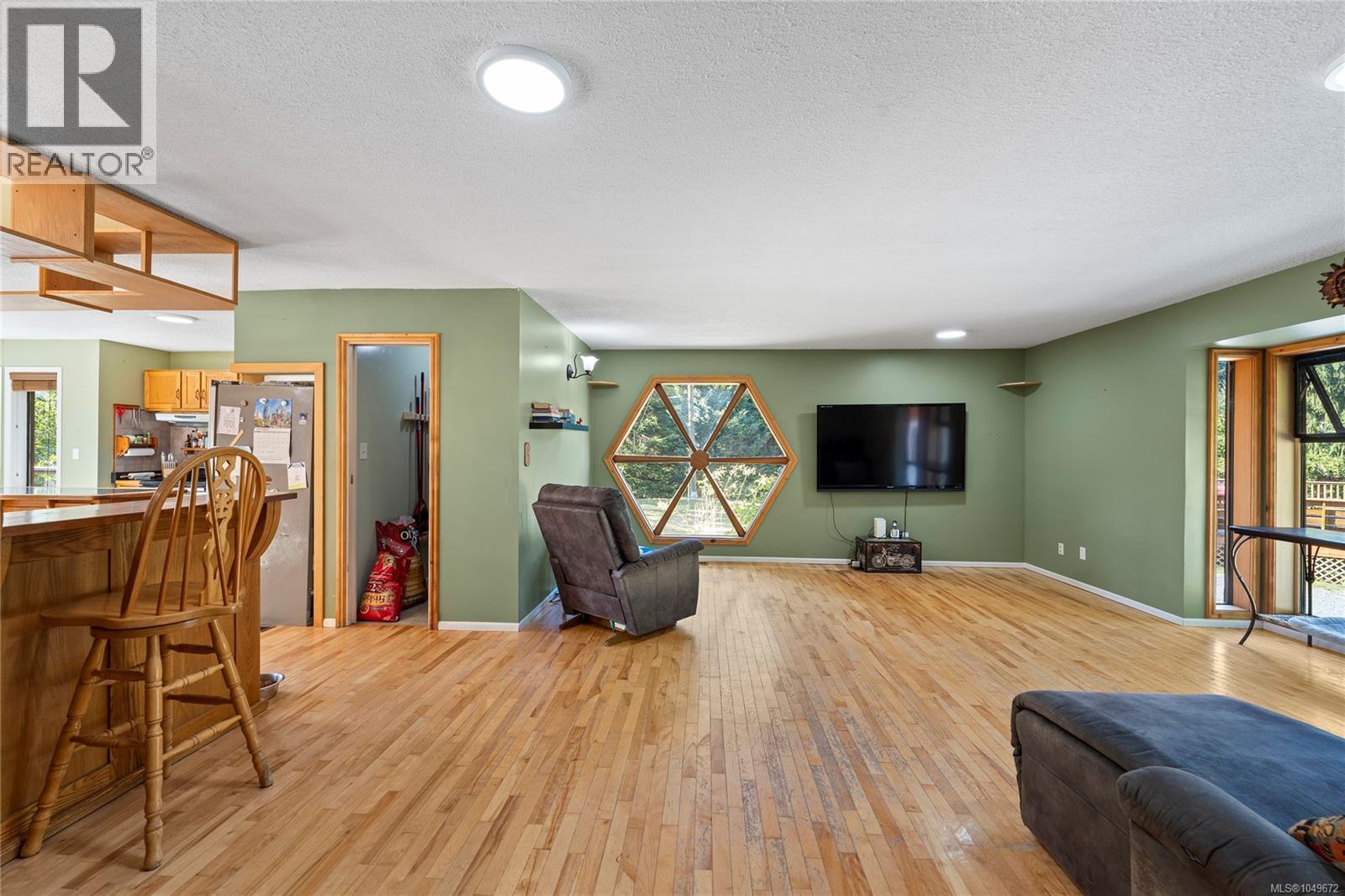 5982 Mayo Rd - Image 8