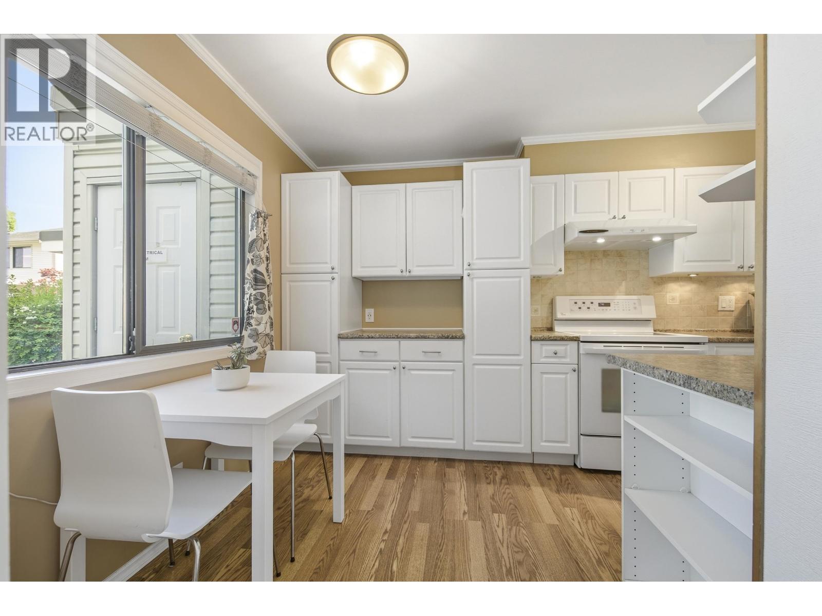 3 9080 PARKSVILLE DRIVE, Richmond — photo 4