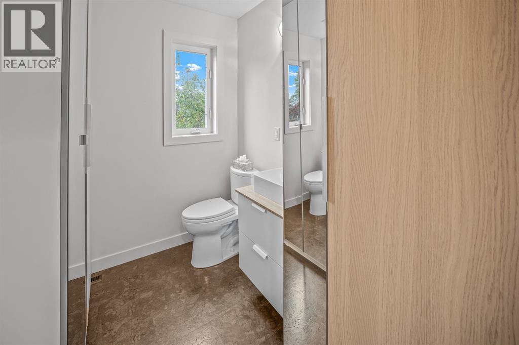 #27 1022 Rundleview Drive - Image 18